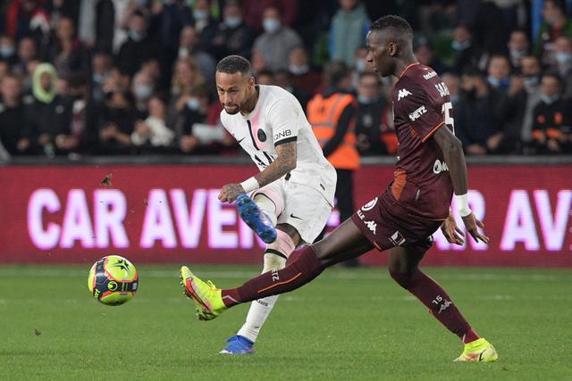 李炎哲首秀25分新疆大胜浙江 北控克上海4连胜