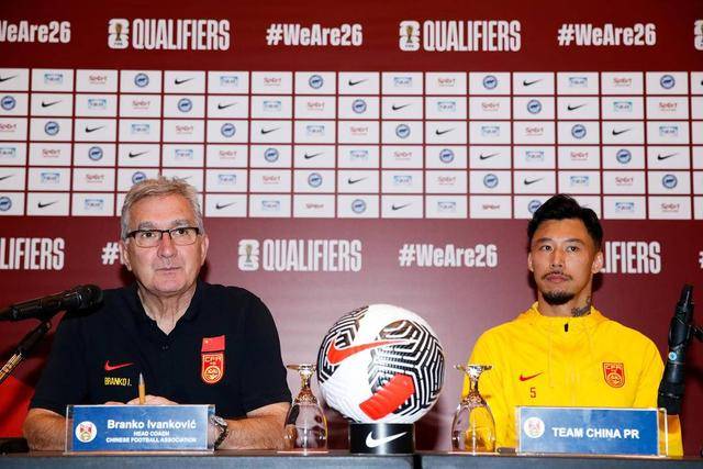 爱德华兹29+10+9 森林狼险胜独行侠大比分1-3